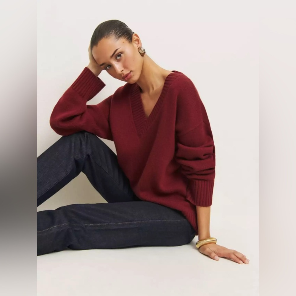 Reformation Jadey Cashmere Oversized V-Neck Sweater - Burgundy